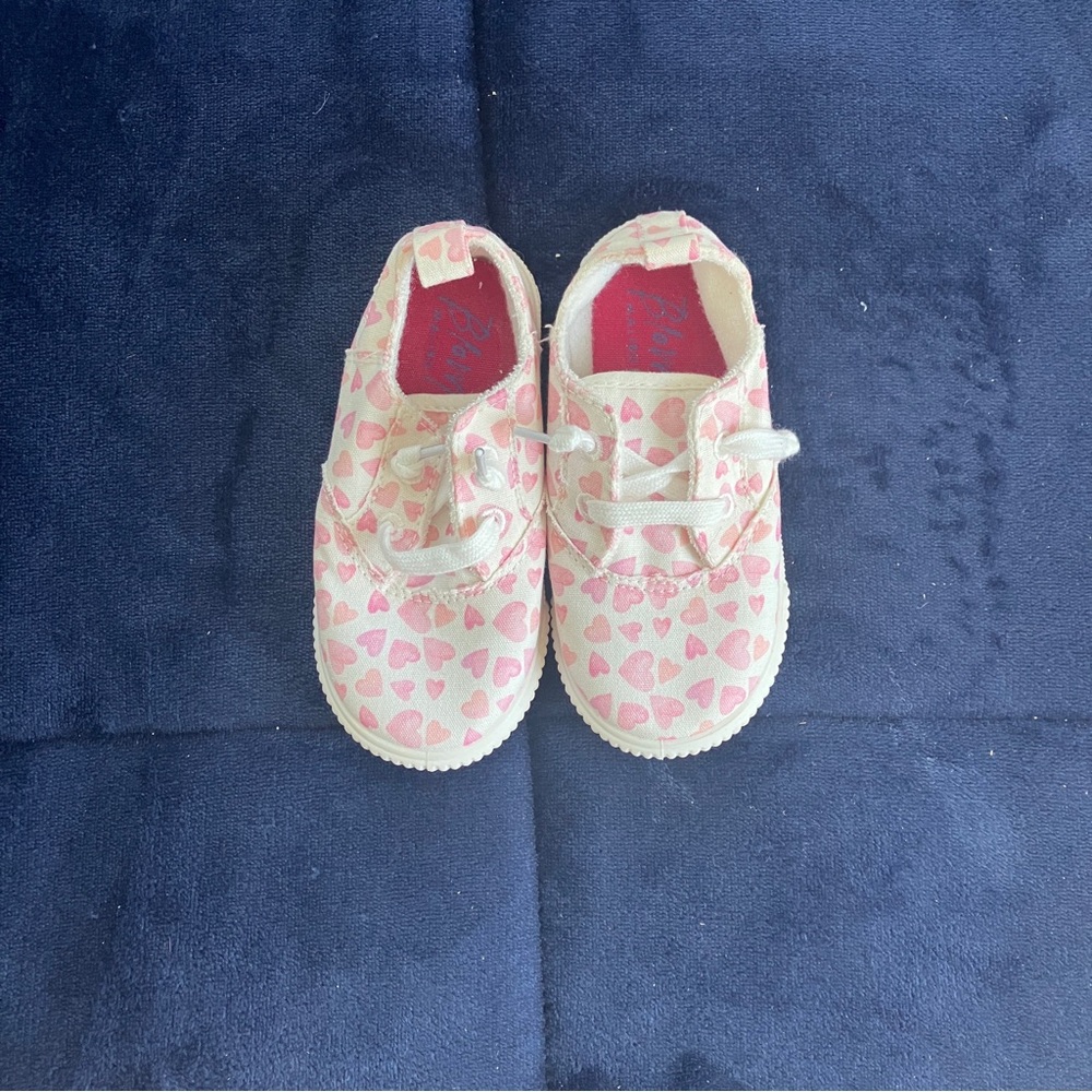 NEW Heart Print Canvas Sneakers - Pink